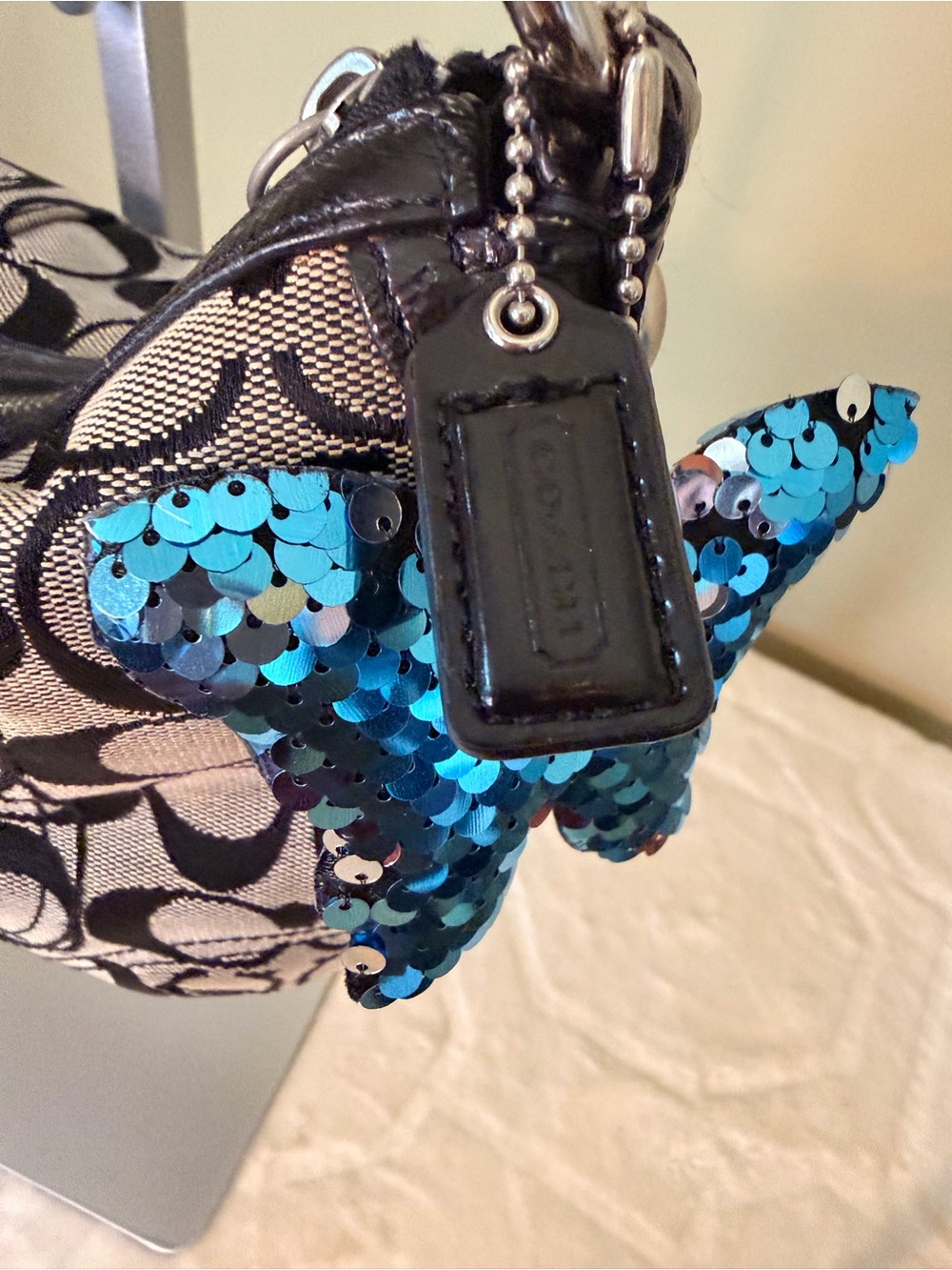 Coach signature SoHo Shoulder Bag - Picture 4 of 16